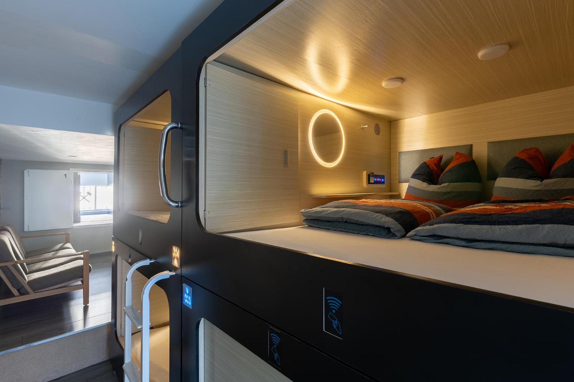 Mue Cubes - Capsule Hotel Basel Exteriör bild