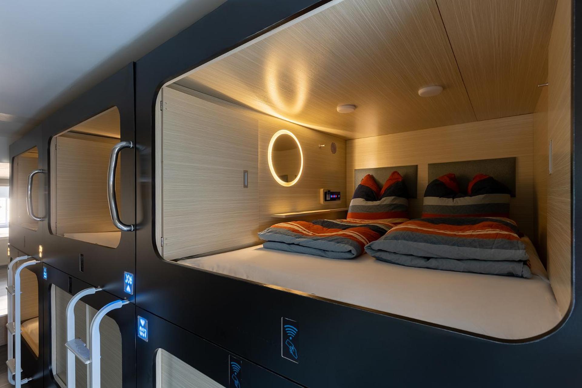 Mue Cubes - Capsule Hotel Basel Exteriör bild