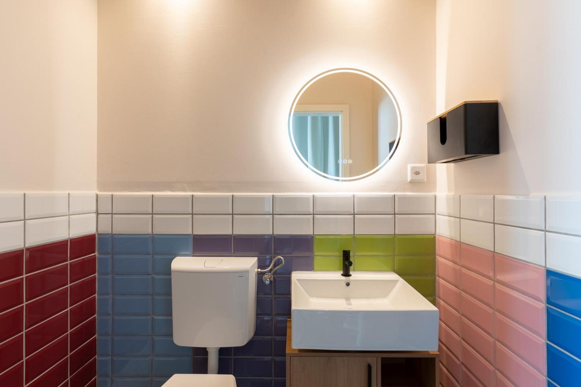 Mue Cubes - Capsule Hotel Basel Exteriör bild