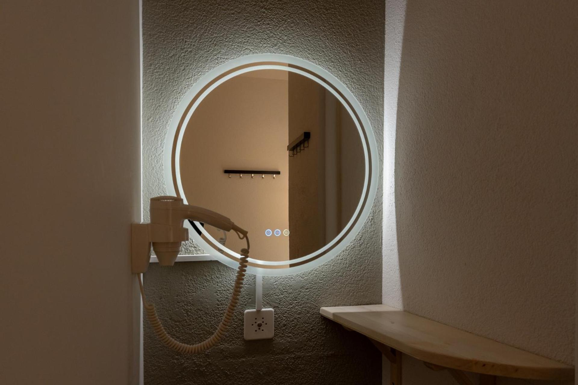 Mue Cubes - Capsule Hotel Basel Exteriör bild